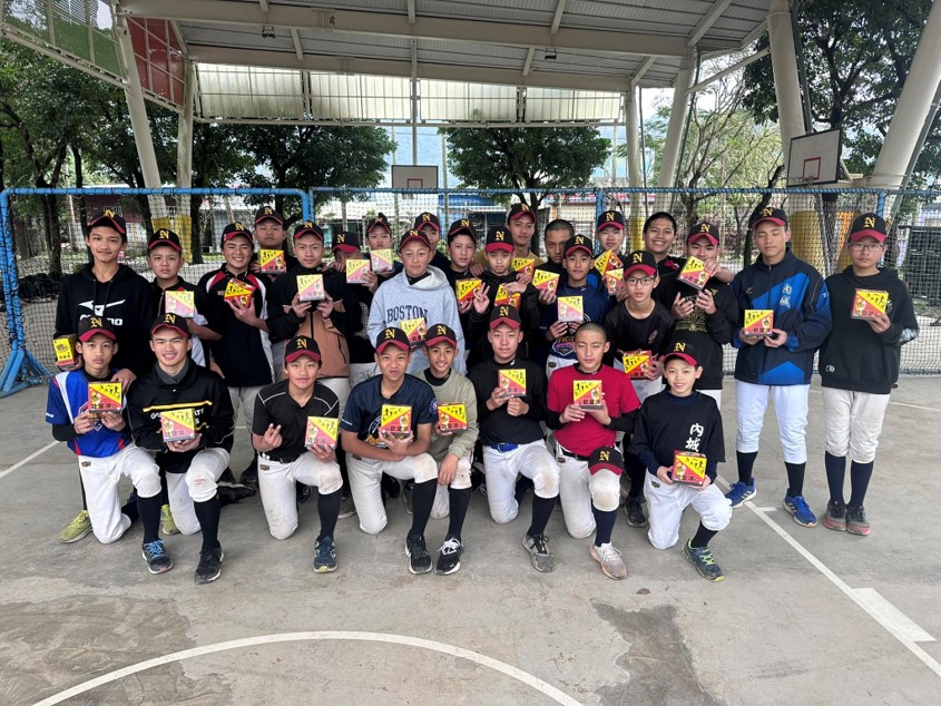 贊助內城國中小棒球隊球員們能量凍飲